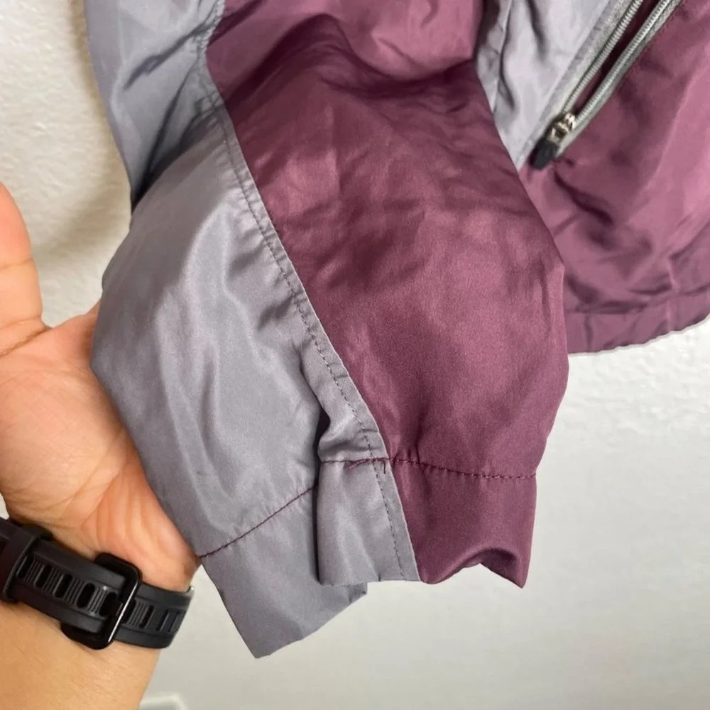 Pearl Izumi Womens Cycling Jacket Medium Burgundy Grey Reflective Windbreaker